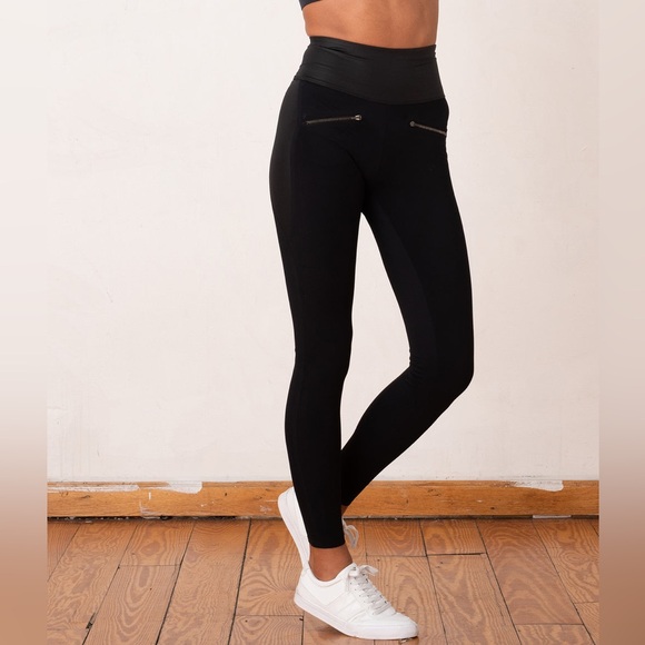 ADAY Throw It Higher - Legging w/Technical silk OEKO-TEX Size Large - Picture 3 of 15